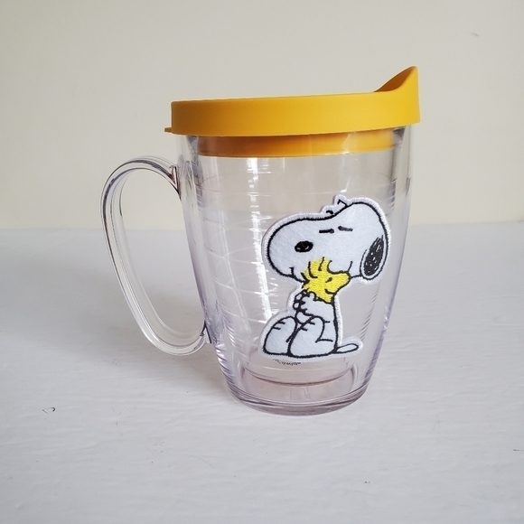 Tervis Peanuts Felt Tumbler with Emblem and Yellow Lid 16oz Mug - Picture 1 of 5
